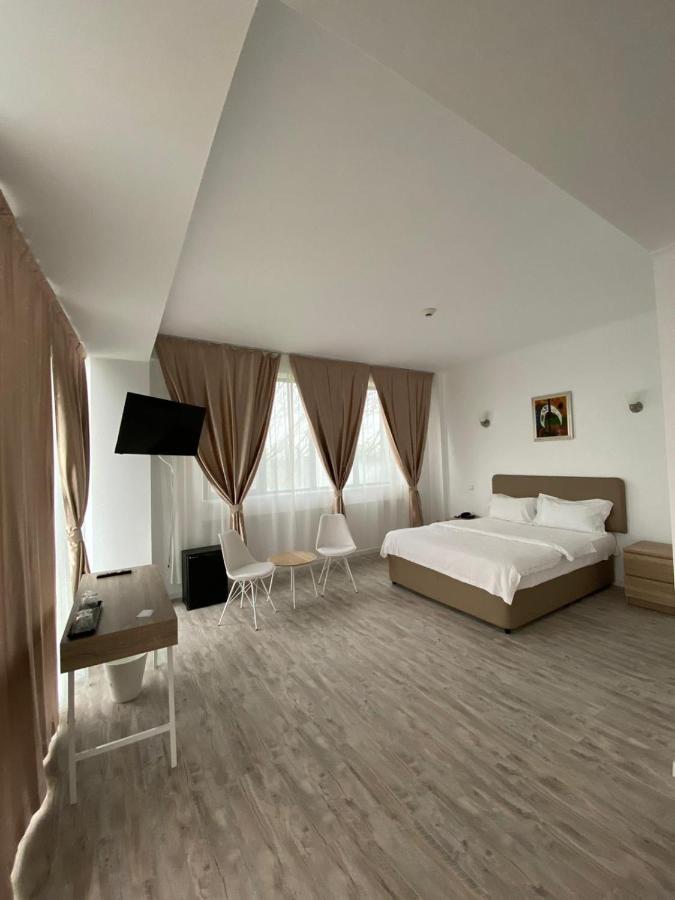 Hotel Zimbru Snagov Tincabesti Exterior photo